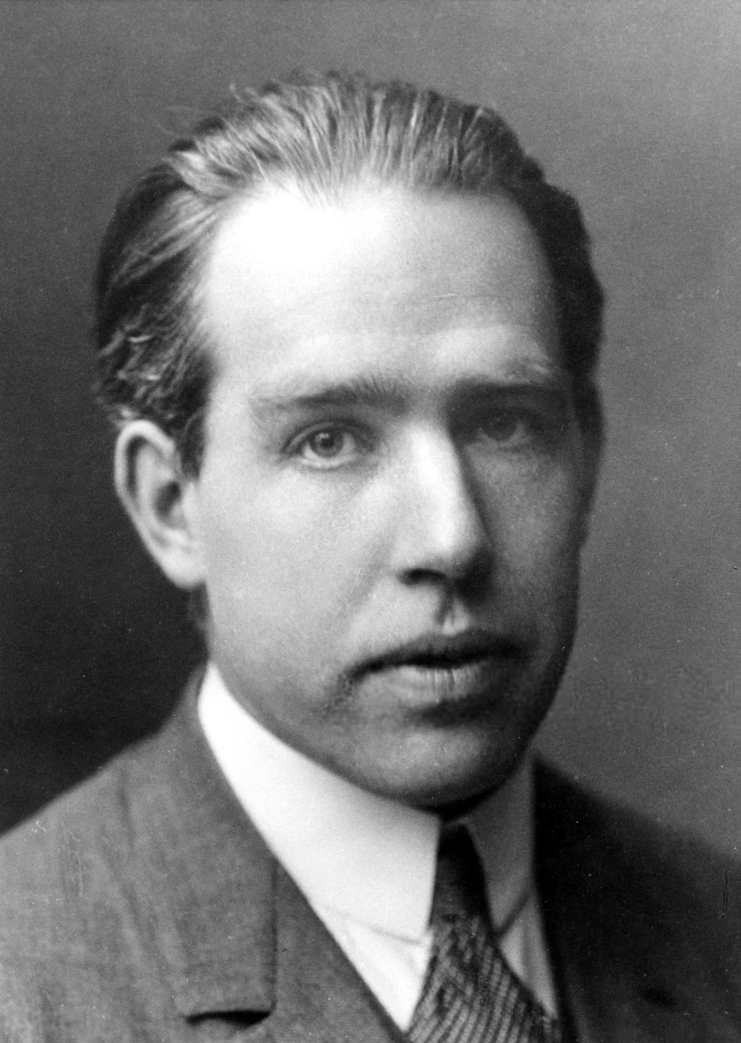 Bohr in contemplation, pipe in hand